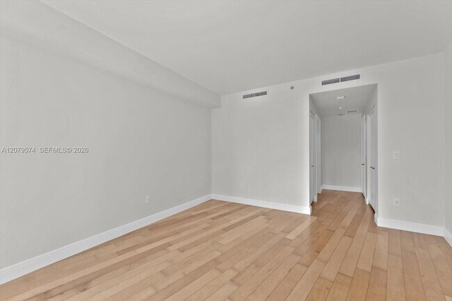 Building Photo - 901 Brickell Key Blvd
