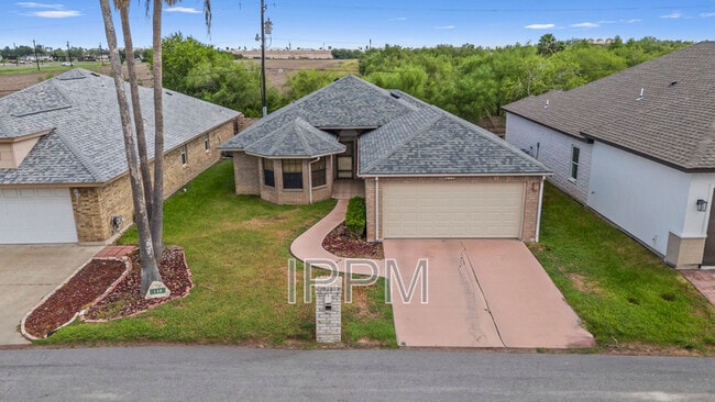 Primary Photo - 138 Willow Cir