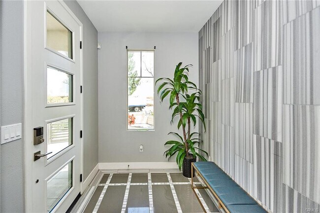 Building Photo - 133 Bosque