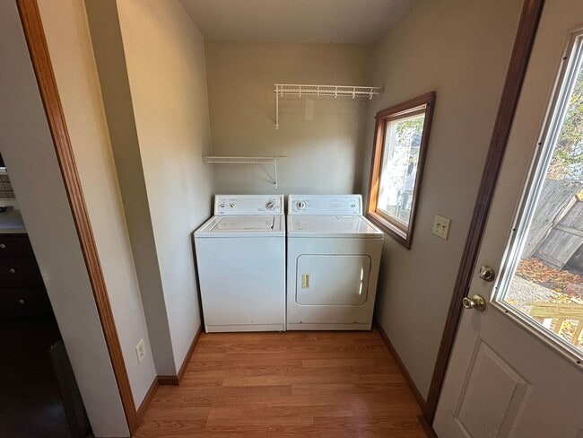 Building Photo - 3 bed 1.5 bath