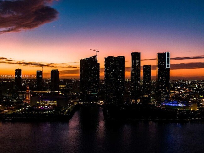 Building Photo - 900 Biscayne Blvd