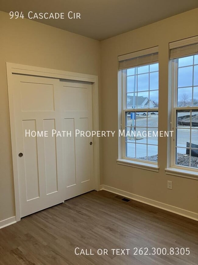 Building Photo - 994 Cascade Cir