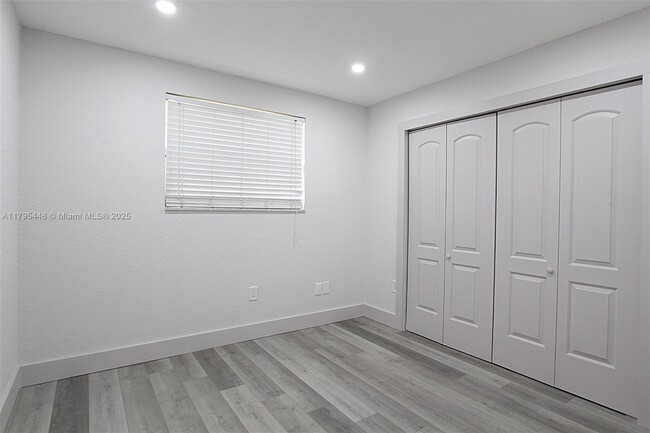 Building Photo - 17255 SW 95th Ave