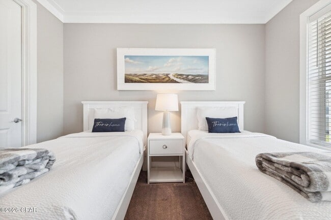 Building Photo - 712 Landing Cir