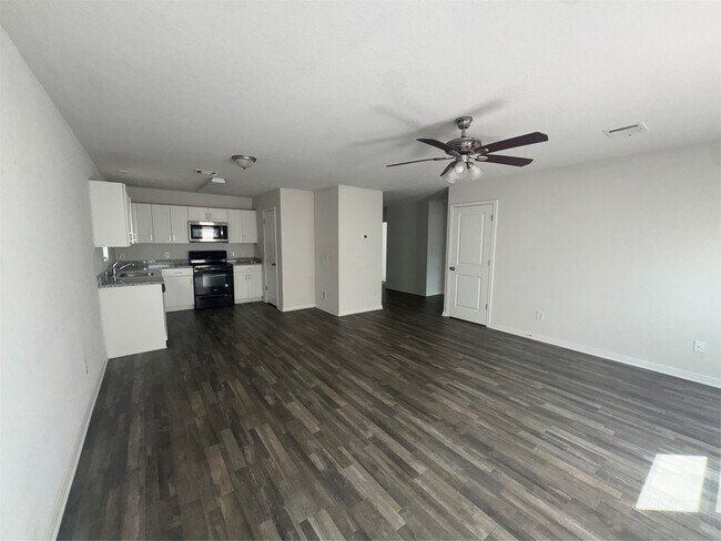 Building Photo - 15740 Del Norte Dr