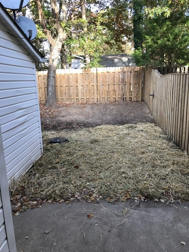 Building Photo - Church Drive