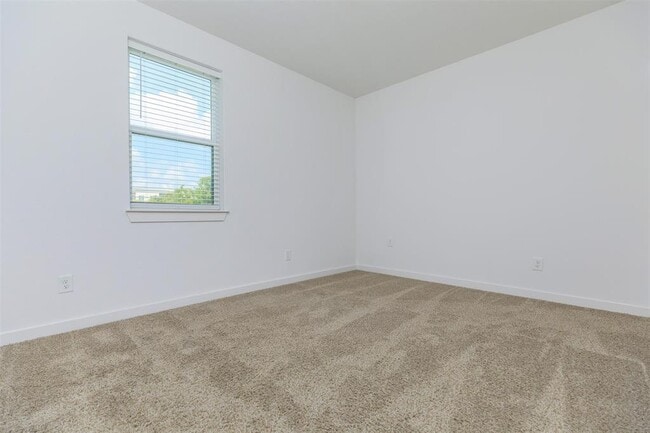 Building Photo - 712 Enchantment Trl