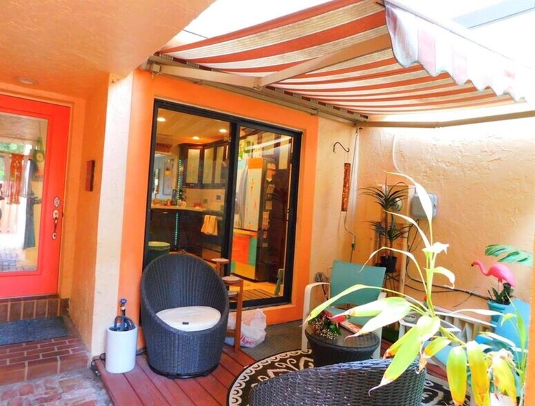 Building Photo - 797 S Riverside Dr