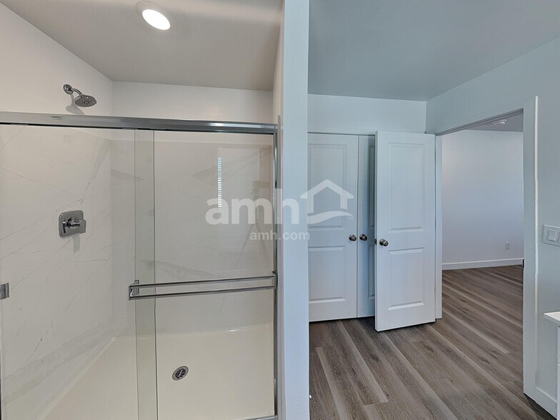 Building Photo - 20177 W Thomas Rd