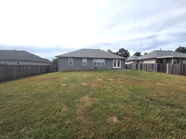 Building Photo - 848 S Jester Ave
