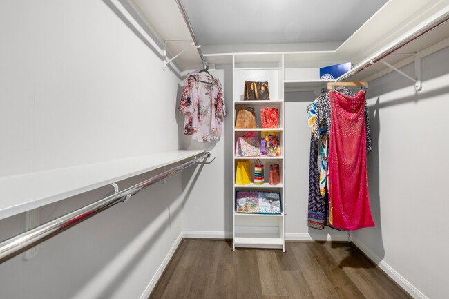 Building Photo - 6115 Lymbar Dr