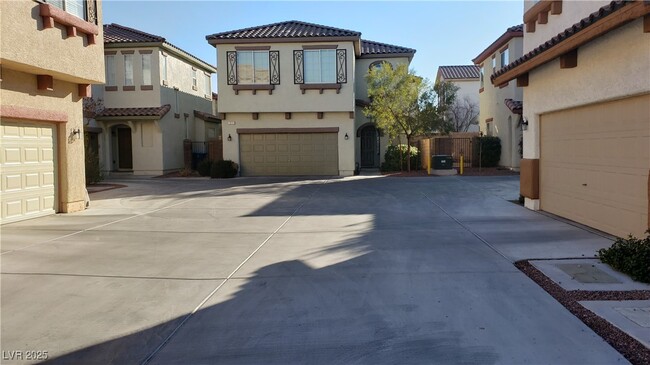 Building Photo - 3711 Lodina Ct