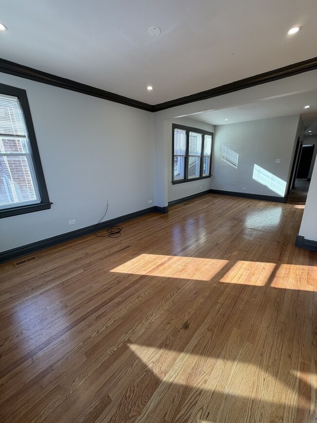 Building Photo - 1812 S 58th Ct