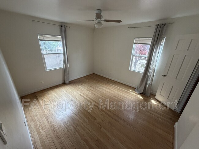 Building Photo - 3925 Mesa Verde Ave NE
