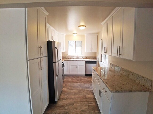 Building Photo - Lovely 3 Bedroom Home in Scotts Valley