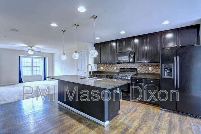 Building Photo - 8434 Stansbury Lake Dr