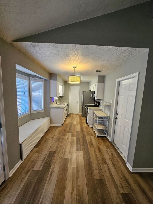 Building Photo - 914 S Tenth Street