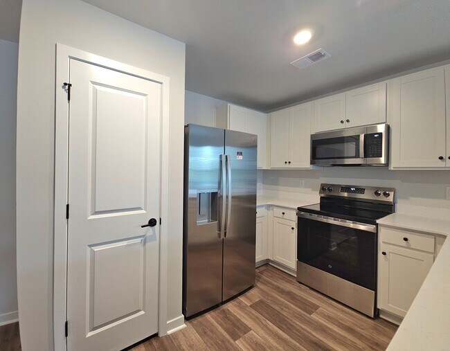 Building Photo - 332 Pleasant Vly Dr