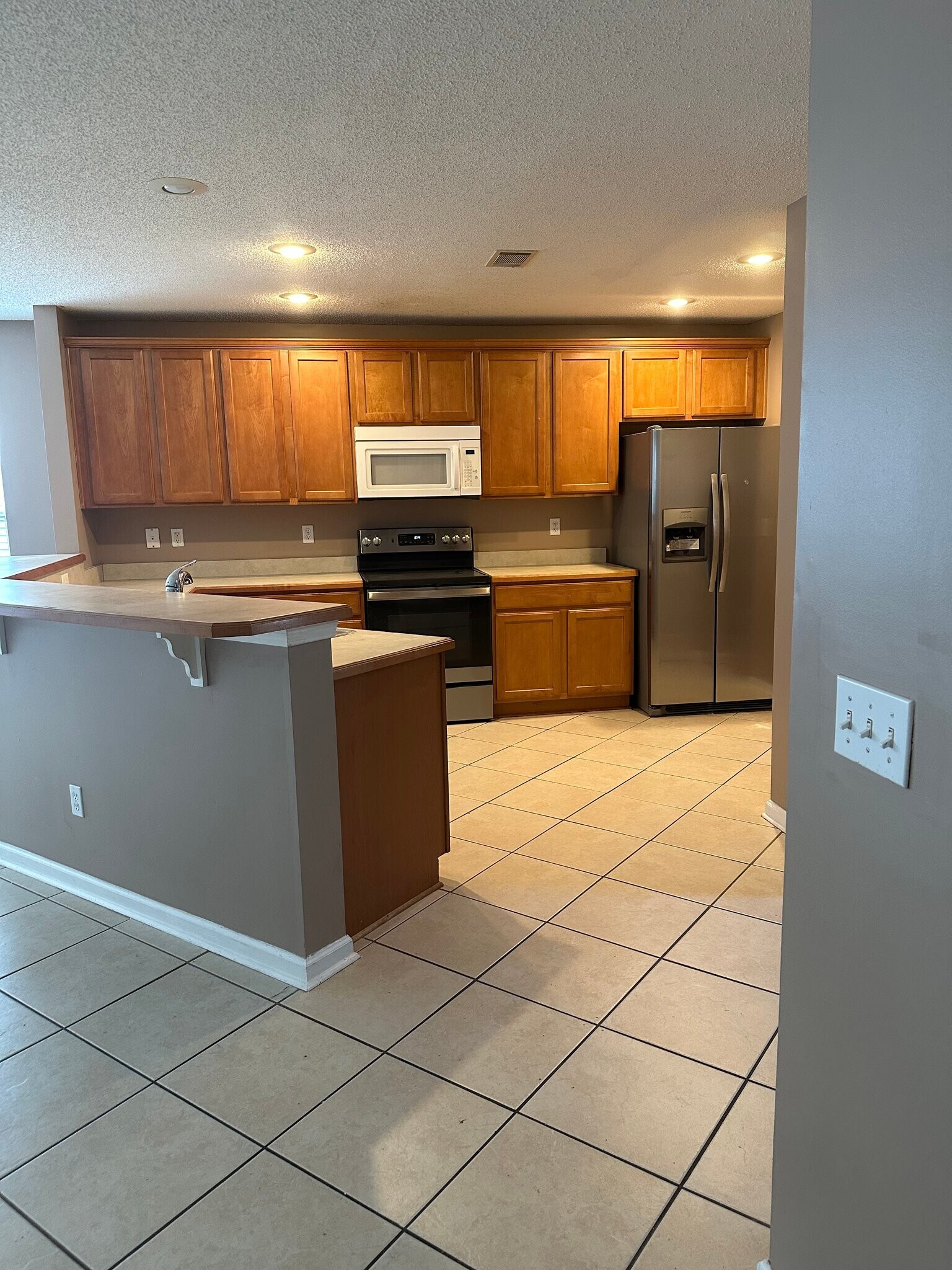 Building Photo - 460 Live Oak Walk