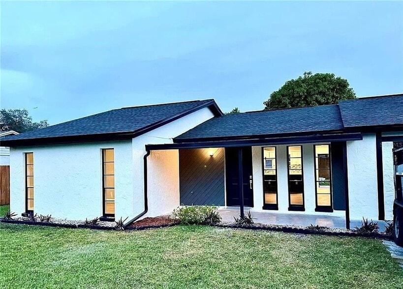 Primary Photo - 163 Mante Dr