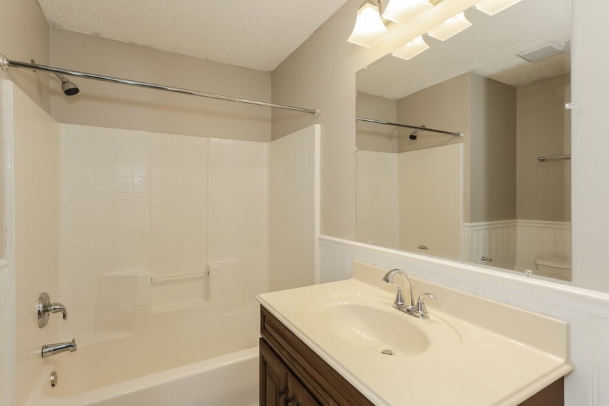 Building Photo - 1626 Sugarpine Drive