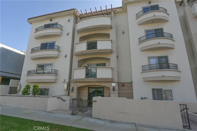 Building Photo - 11848 Kiowa Ave