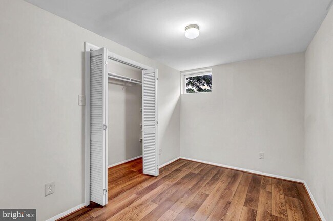 Building Photo - 14715 Lock Dr