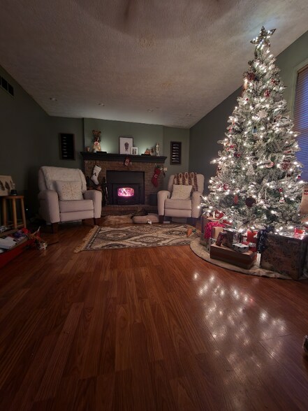 Building Photo - 4410 Pine Brook Ct