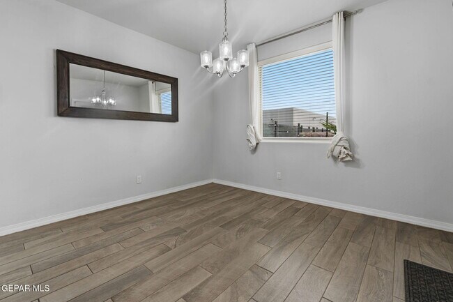 Building Photo - 917 Airship Pl