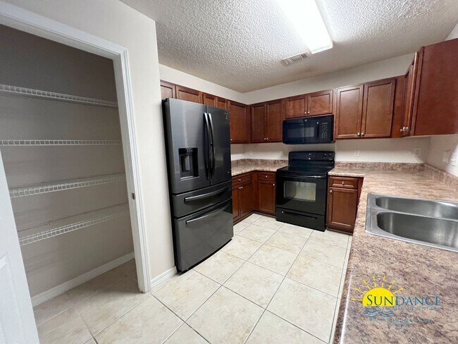 Building Photo - 303 Dahlquist Dr