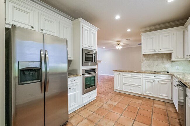 Building Photo - 19807 Excalibur Ct