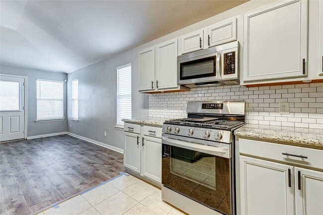 Building Photo - 25331 Clover Ranch Dr