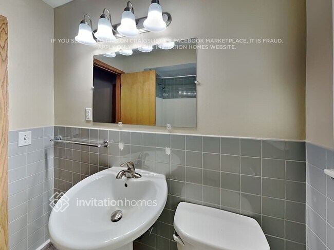 Building Photo - 2113 55th Ave N