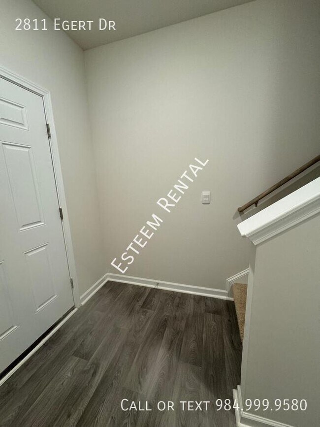 Building Photo - 2811 Egert Dr