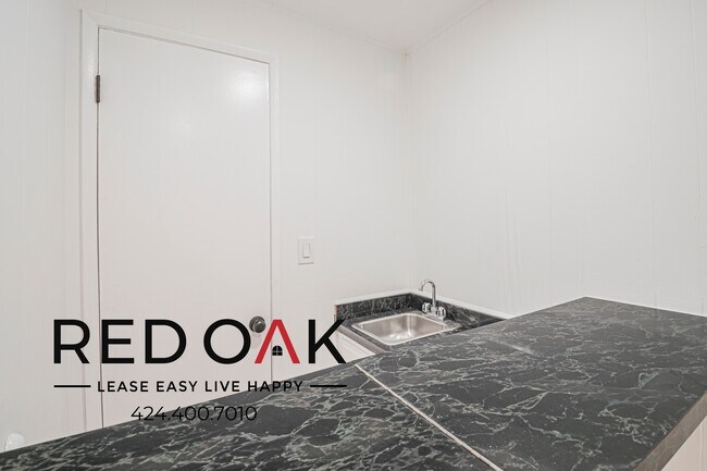 Building Photo - 463 S Maple Dr