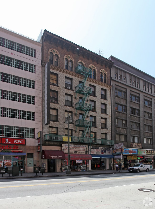 Primary Photo - Yorkshire Apartments