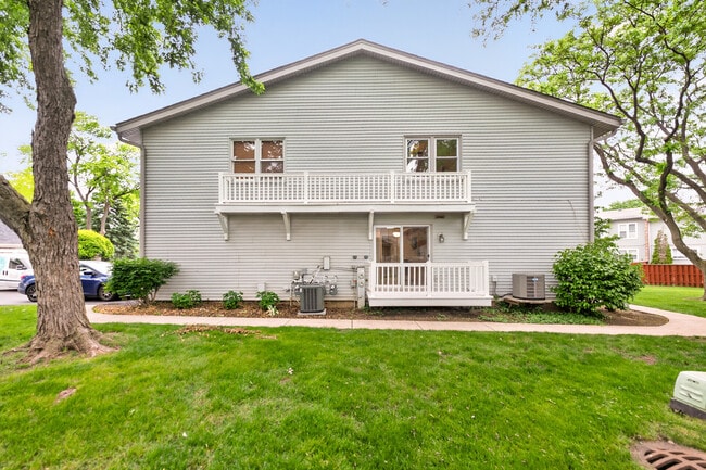 Building Photo - 212 Amherst Ct