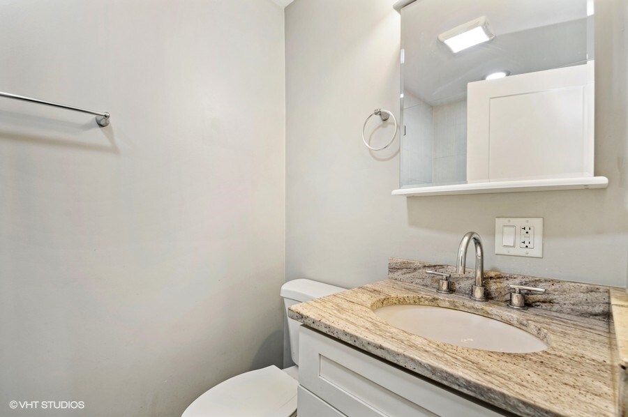 Bathroom 3 - 1422 Chestnut W St