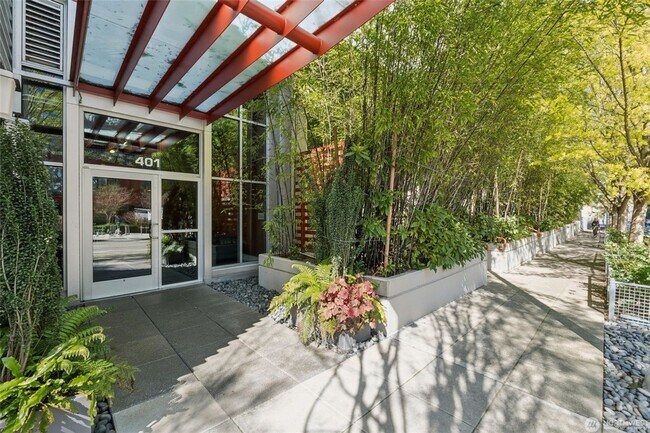 Building Photo - 401 9th Ave N