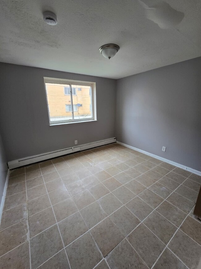 Building Photo - 1885 N Taylor Rd