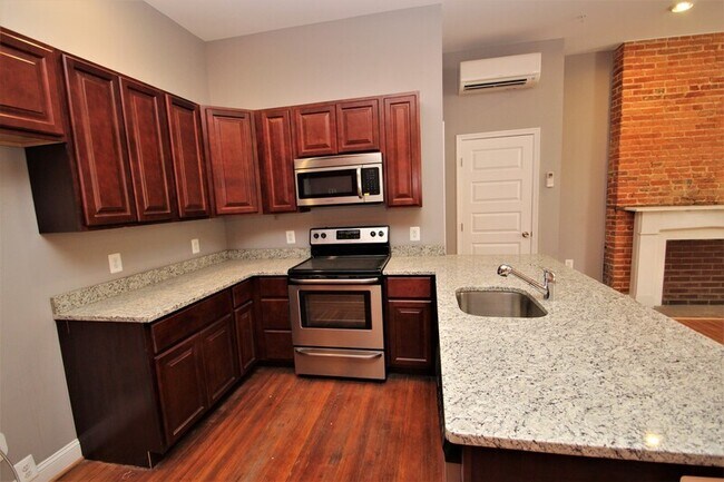 Building Photo - 1017 St Paul St