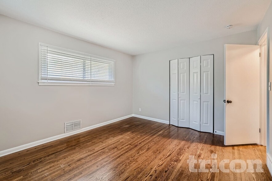 Building Photo - 4020 Nevada Ave N