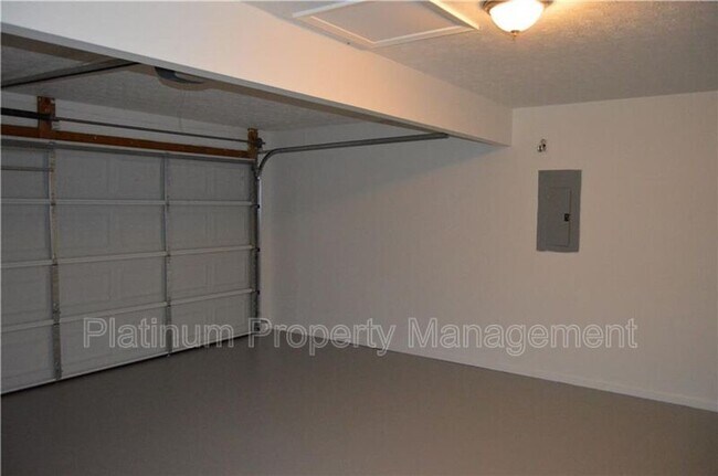 Building Photo - 119 Spring Ridge Dr