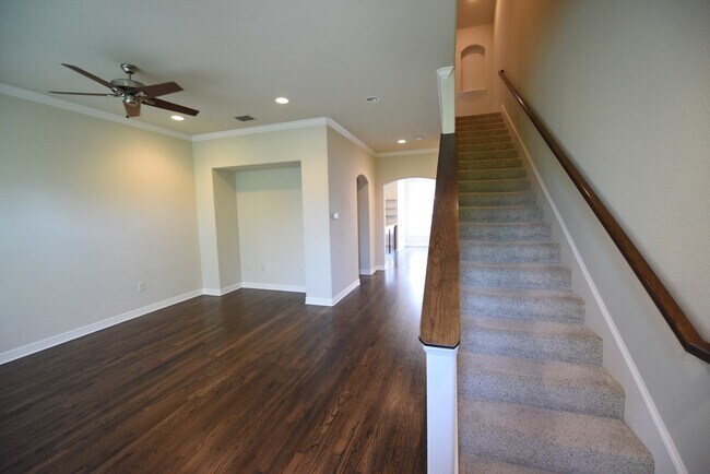 Building Photo - Beautiful 3-Story Lakewood Townhome!