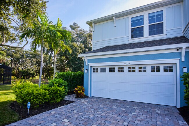Building Photo - 4028 Via Sienna Cir