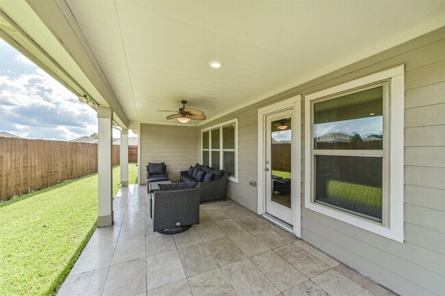 Building Photo - 25546 Kensington Lk Dr