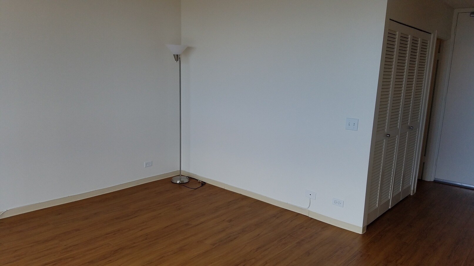 Building Photo - 1560 Thurston Ave
