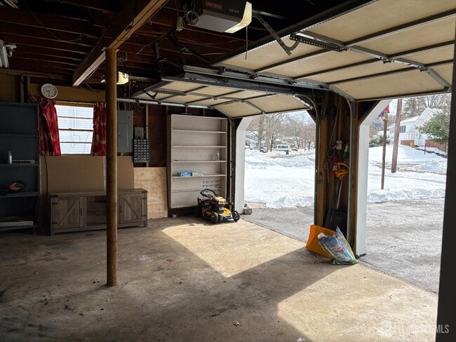 Building Photo - 31 Tall Oaks Dr