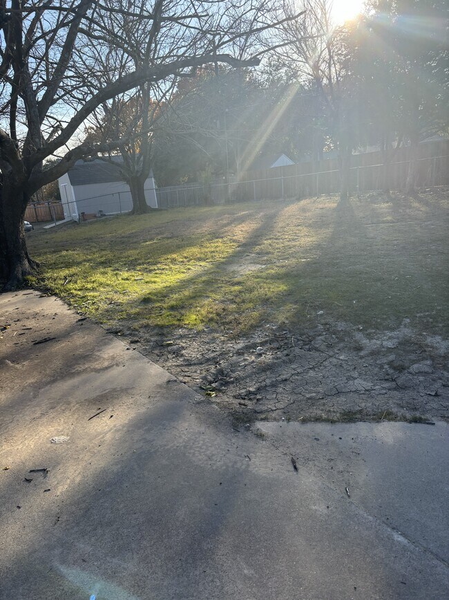 Building Photo - 127 S Crestwood Blvd