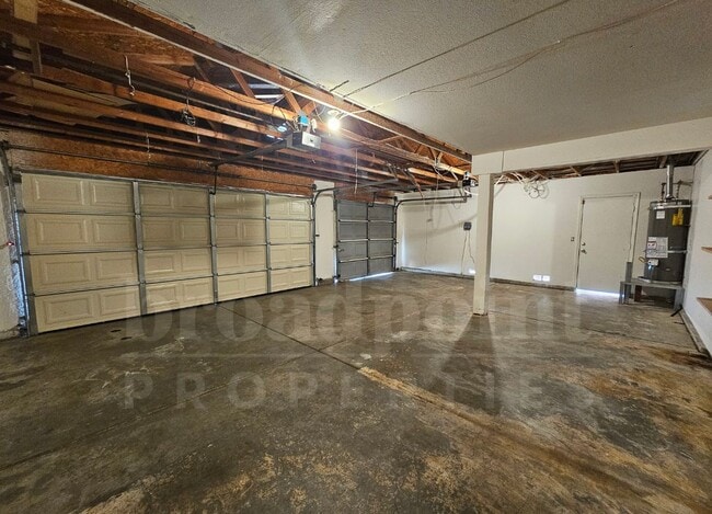 Building Photo - 605 Iona Ct